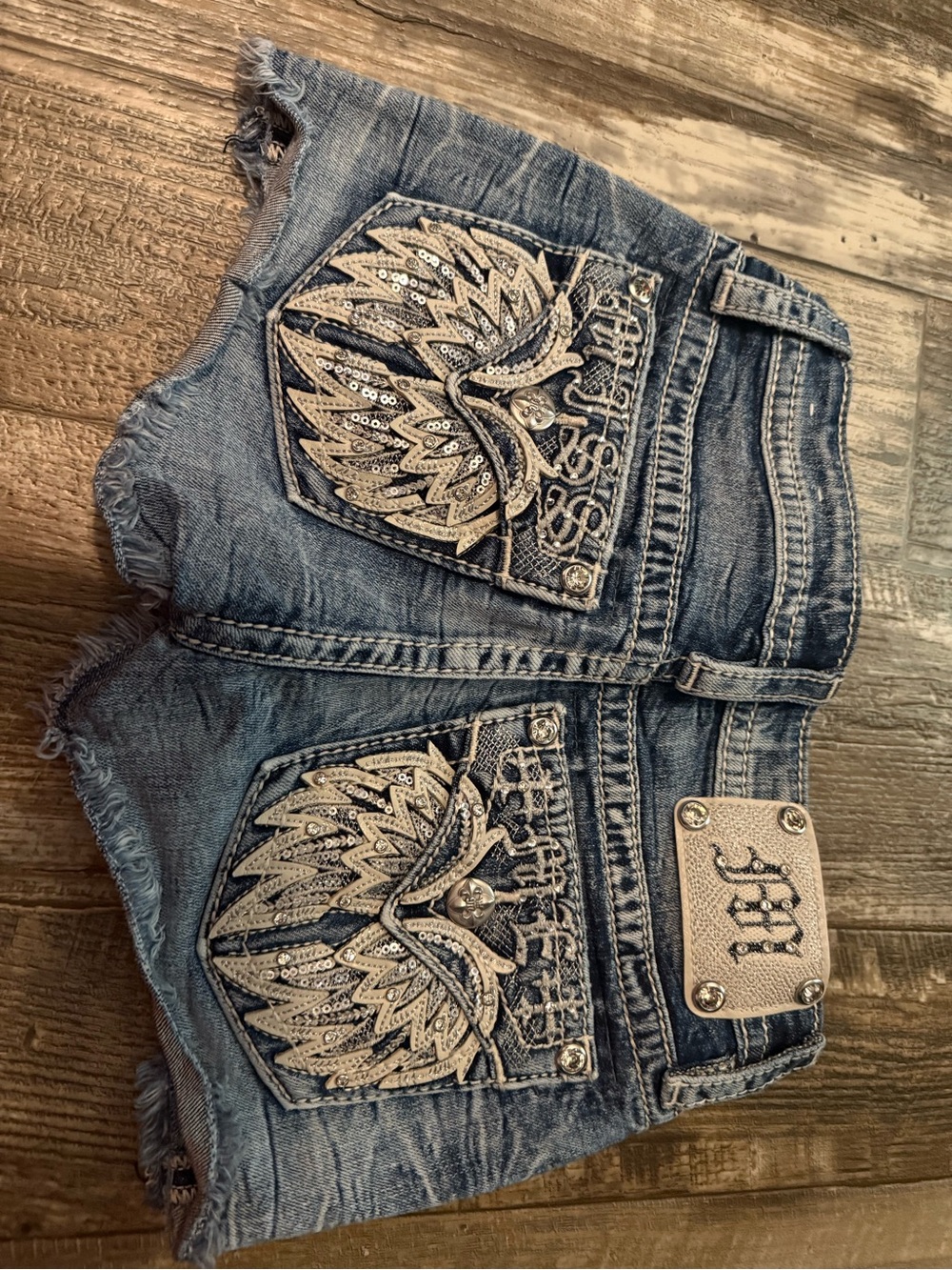 Subcategory for women's denim shorts